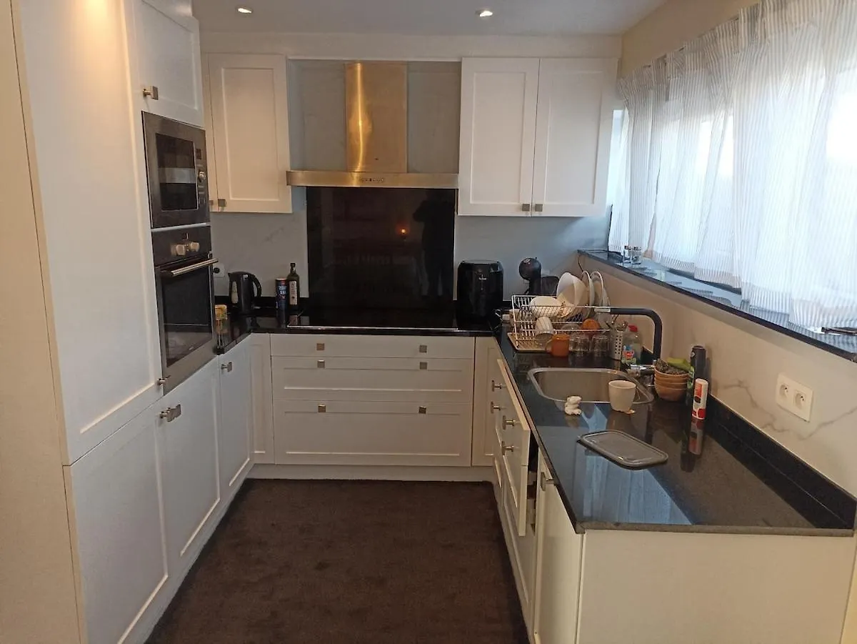 Cosy House With 3 Rooms And Garden Near Beach Oostende 0*,
